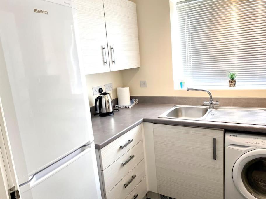 Amazing 2-Bed City Centre Apt With Parking 考文垂 外观 照片